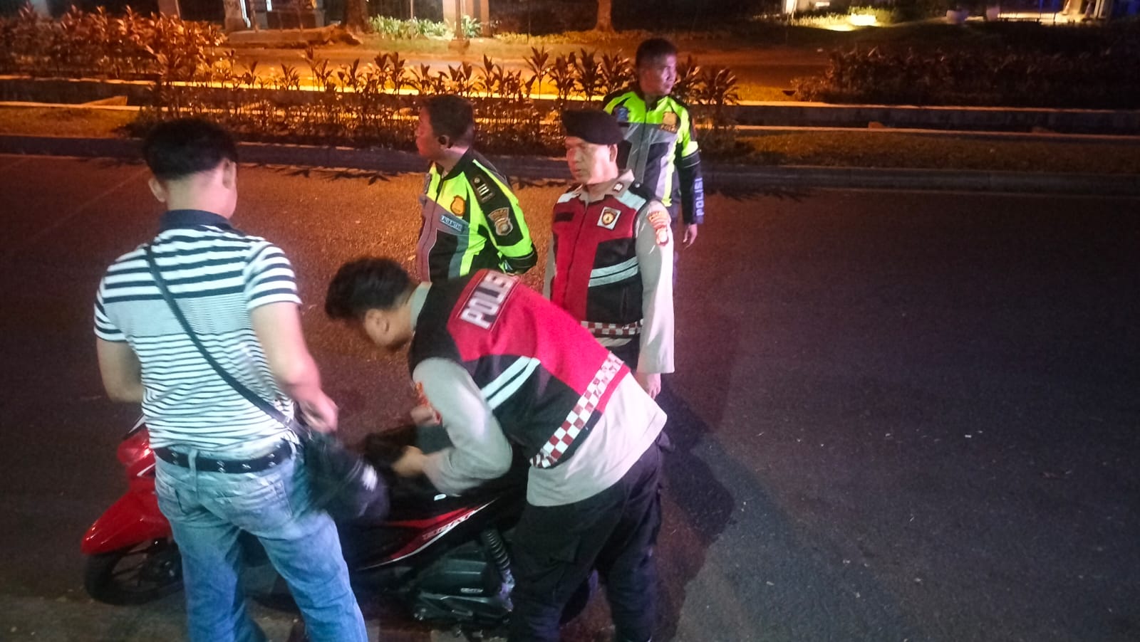 Patroli Blue Light dan Razia Stasioner, Polsek Pondok Aren Perkuat Keamanan di Jam Rawan