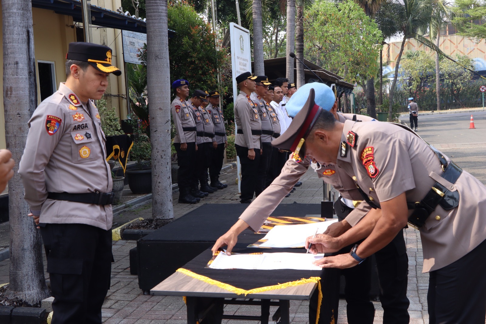 Polres Kepulauan Seribu Gelar Sertijab Kabag Log, Kabag Ren, Kasat Binmas dan Kapolsek Kepulauan Seribu Utara