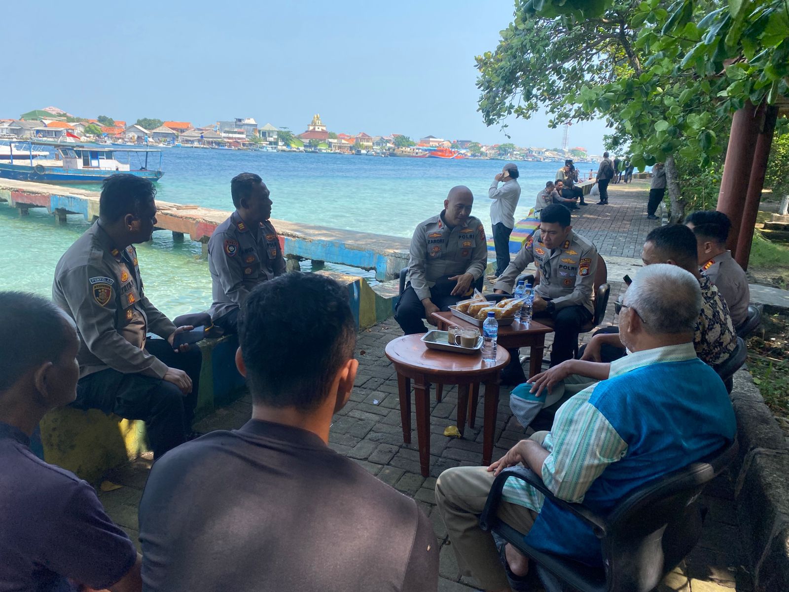Jumat Curhat di Pulau Pramuka, Kapolres Kepulauan Seribu Ajak Warga Bijak Bermedia Sosial dan Manfaatkan Layanan 110