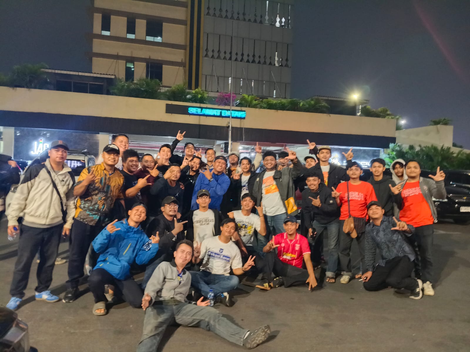 The Jakmania dan Bobotoh Kumpul Bareng di Polres Metro Bekasi Kota, Sepakat Jaga Persaudaraan