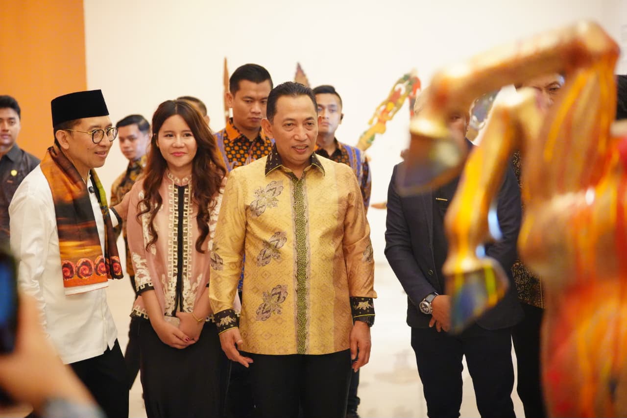 Kapolri Hadiri Pembukaan Pameran Nasirun “Bersimpuh di Kaki Para Guru” di Galeri Nasional Indonesia