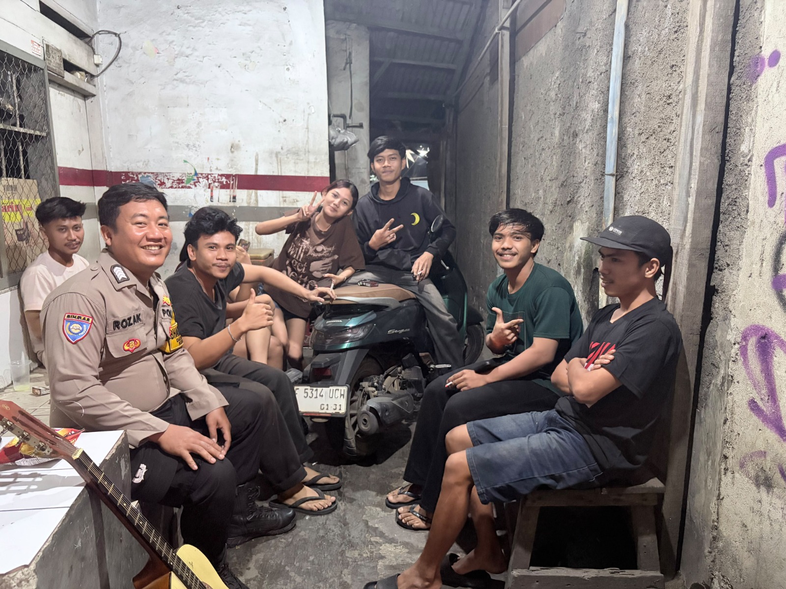 Sambangi Pos Kamling, Polsek Curug Perkuat Sinergi Warga Jaga Keamanan Lingkungan