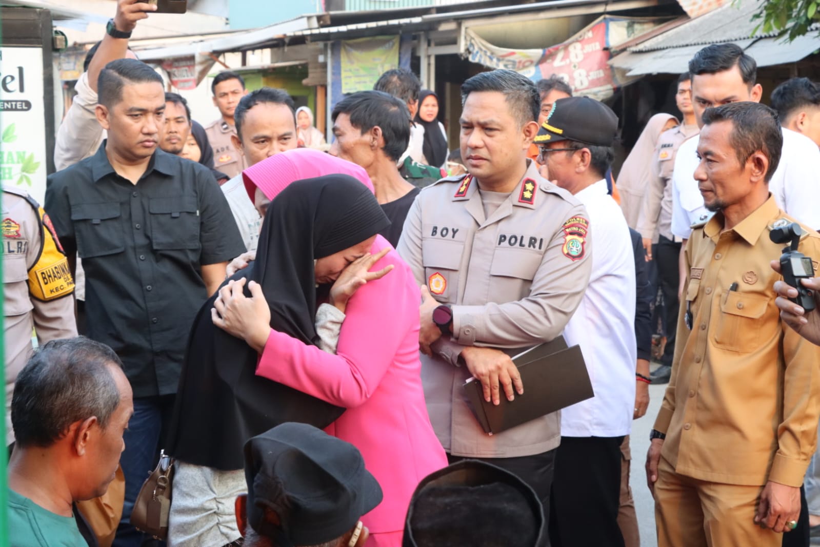 Peduli Warga Terdampak Kebakaran, Polres Tangsel Berikan Bantuan dan Layanan Kesehatan