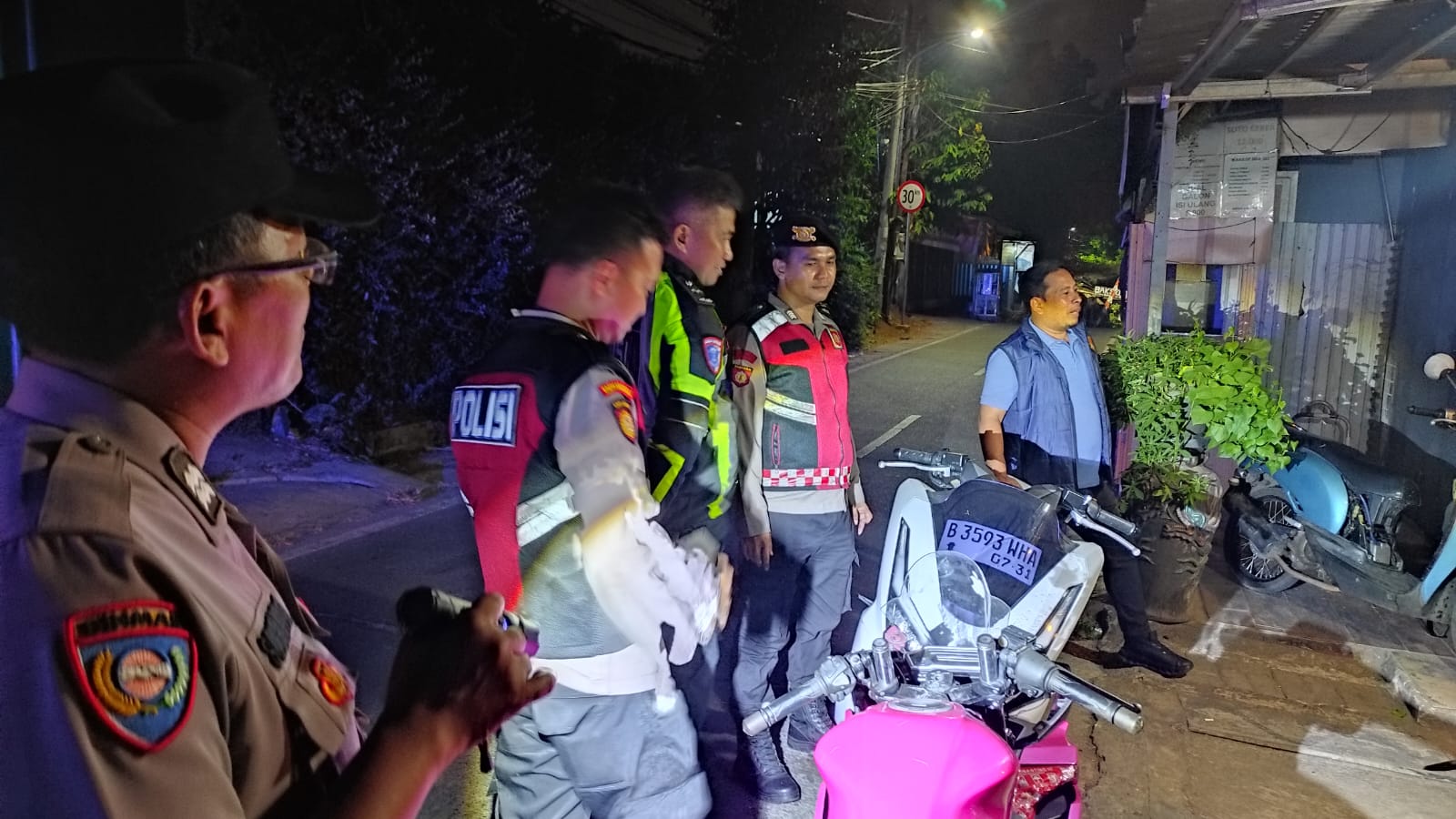 Polsek Pondok Aren Gelar Patroli Blue Light dan Razia Stasioner, Antisipasi Kejahatan Jalanan