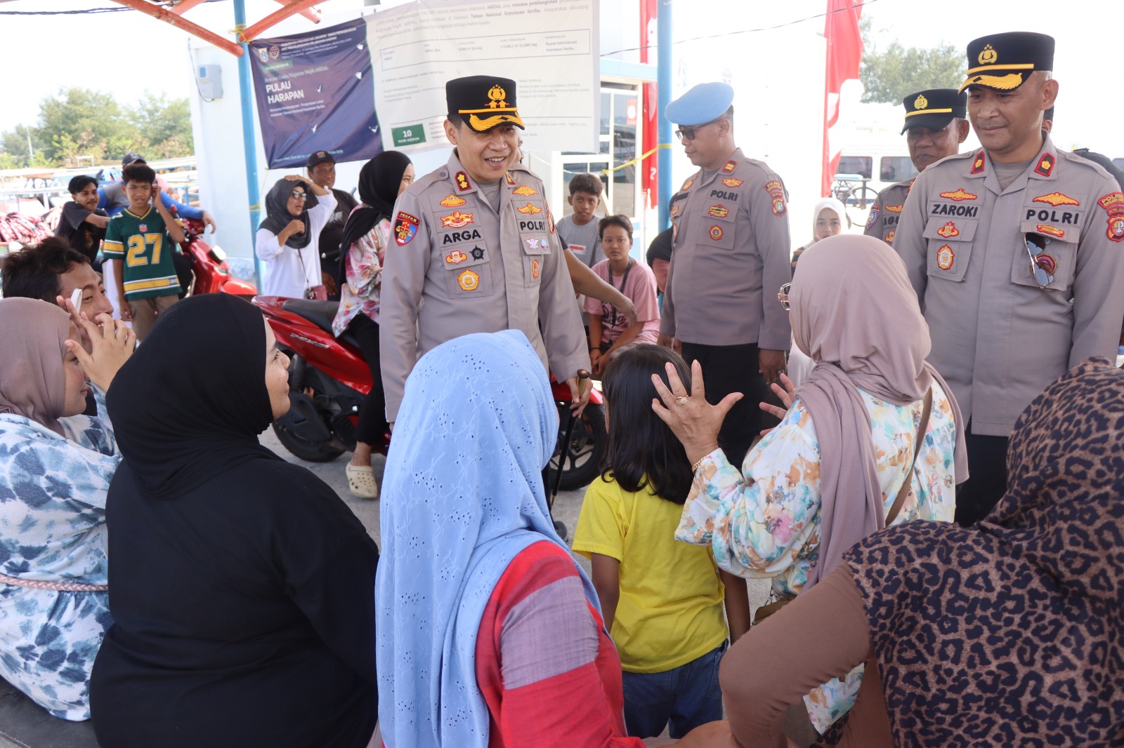 Jumat Curhat di Pulau Lancang, Kapolres Kepulauan Seribu Ajak Warga Aktif Jaga Kamtibmas dan Waspada Hoaks