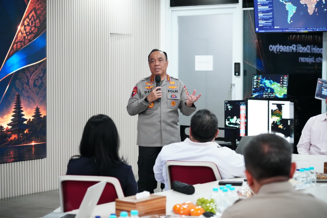 WAKAPOLRI: PUSAT STUDI UNRI-POLDA RIAU TAMBAH JEJARING 100 PUSAT STUDI KEPOLISIAN