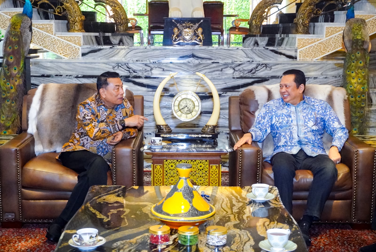 Menerima Ketum PERIKLINDO Jenderal Moeldoko Bamsoet Dorong Indonesia Jadi Basis Industri Kendaraan Listrik Dunia