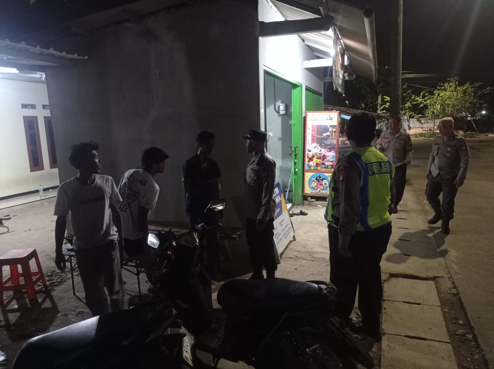 Ops Cipta Kondisi Polsek Cisauk Sisir Wilayah, Pastikan Situasi Kamtibmas Tetap Kondusif