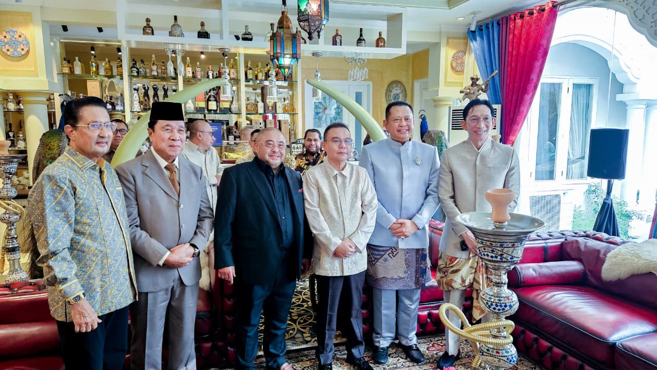 Bamsoet Terima Lamaran Putra Melly Goeslaw, Beda Partai Tak Menghalangi Dua Keluarga Bersatu