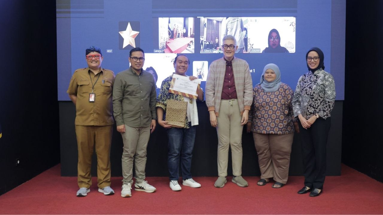 Gilang Muhammad Iqbal Juara Sayembara Desain Batik Khas Tangsel 2026 lewat Karya “Ming Galih Gaya”