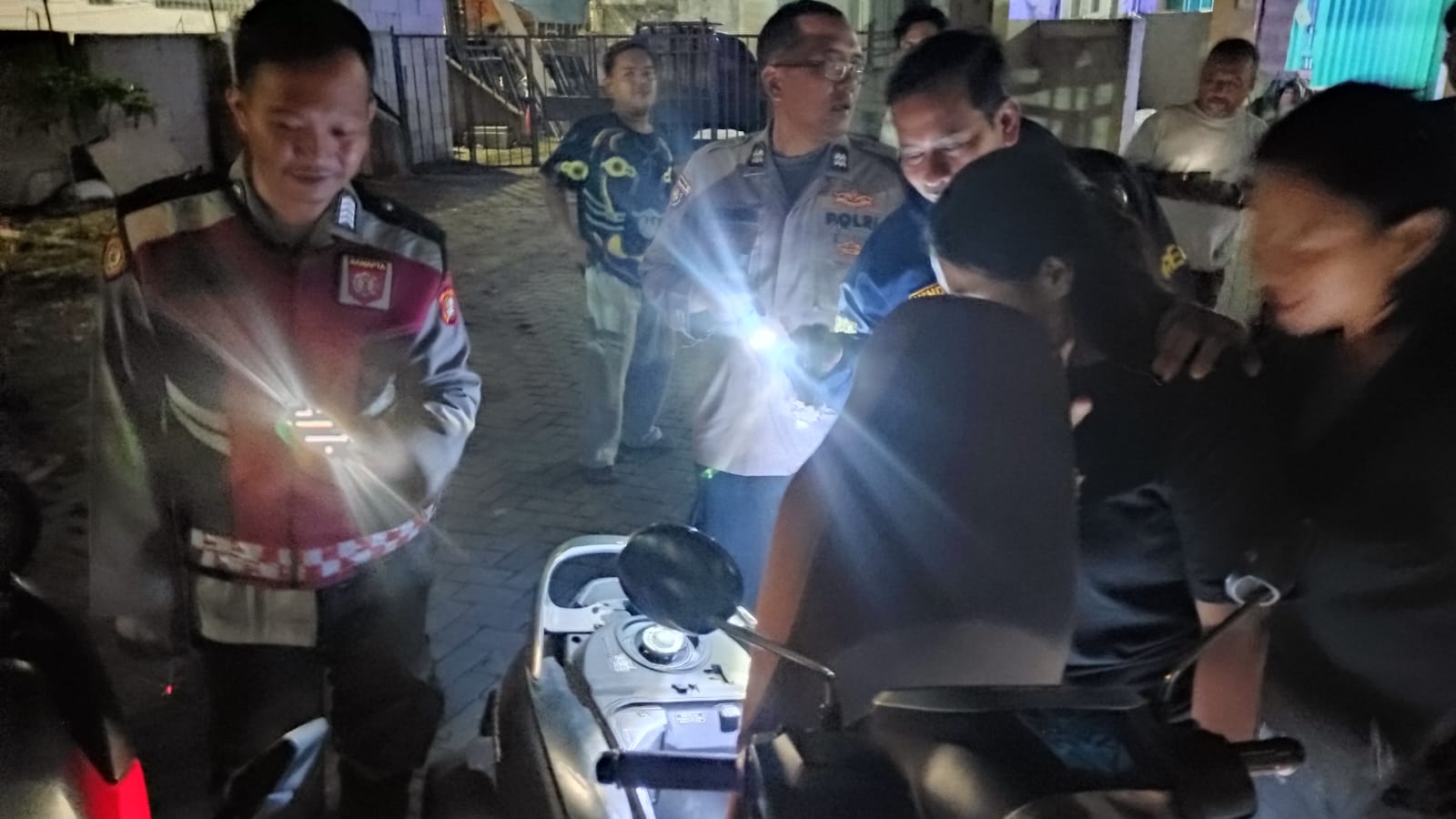 Polsek Pondok Aren Gelar Patroli Blue Light dan Razia Stasioner, Antisipasi Kejahatan Jalanan