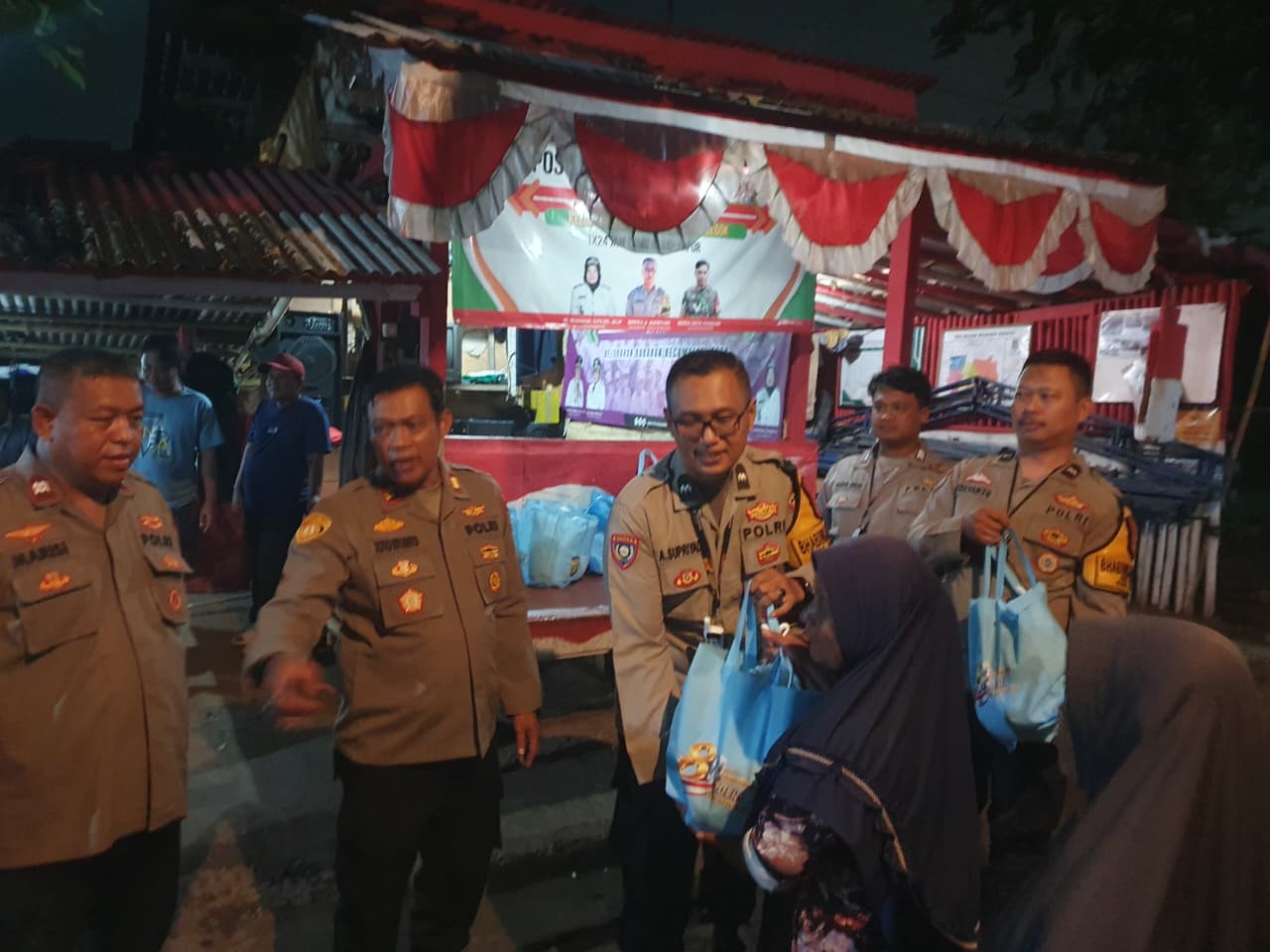 Jaga Jakarta+ On The Spot, Polsek Legok Hadir Dengarkan Aspirasi Warga dan Salurkan Bantuan