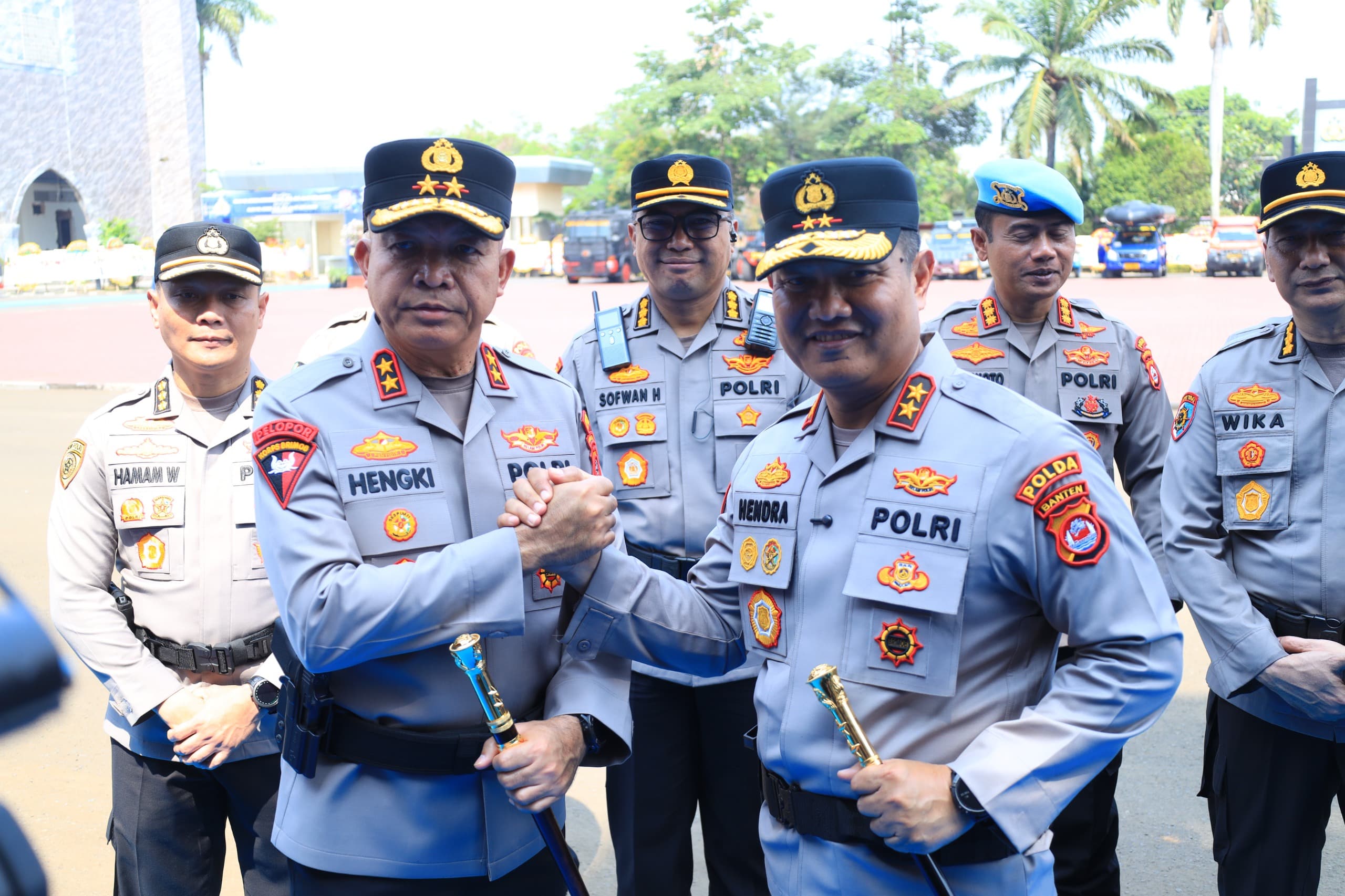 Serah Terima Pataka, Estafet Kepemimpinan Polda Banten untuk Pengabdian yang Berkelanjutan
