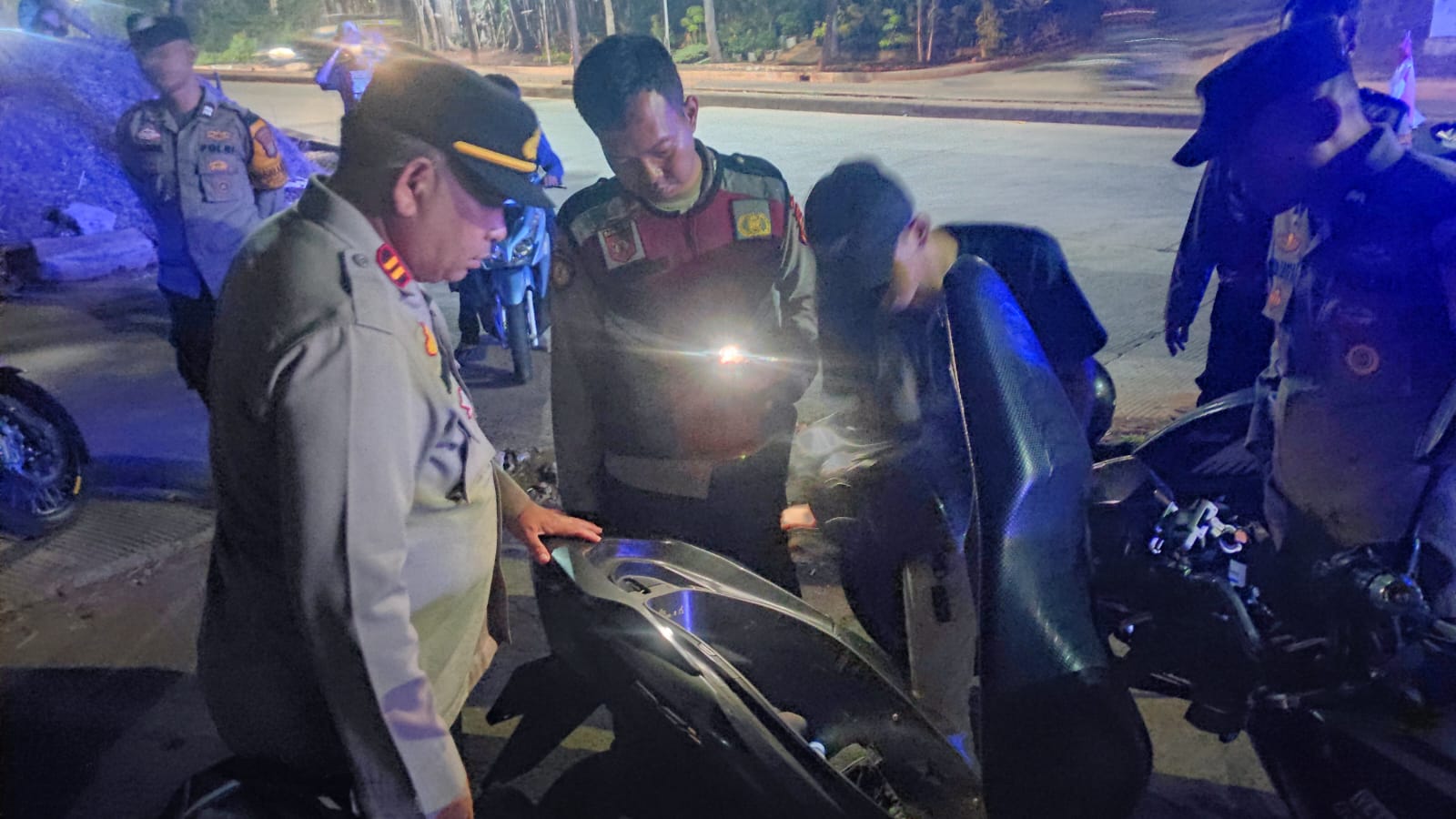 Polsek Legok Gelar Razia Stasioner, Antisipasi Kejahatan Jalanan dan Tawuran