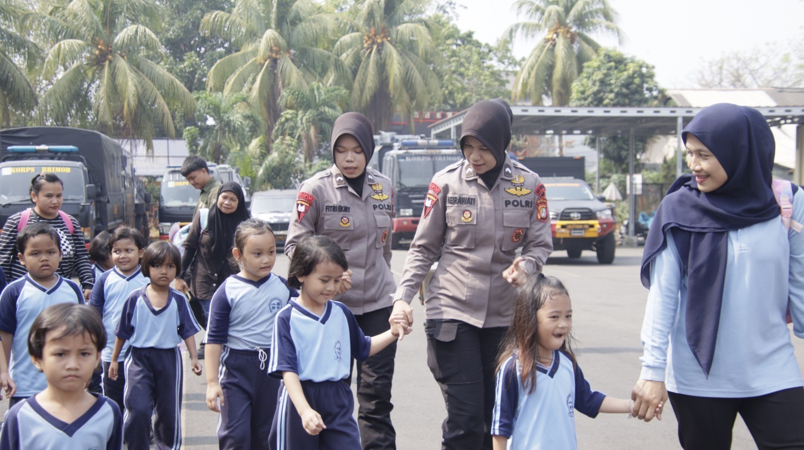 Brimob Polda Metro Jaya Sambut Siswa PAUD, Kenalkan Polisi sebagai Sahabat Anak
