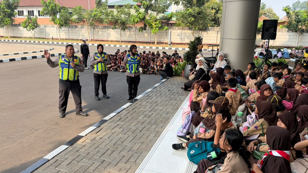 Tanamkan Disiplin dan Cegah Perundungan Sejak Dini, Polres Metro Tangerang Kota Terima Kunjungan 237 Siswa SD Negeri Sukasari 3