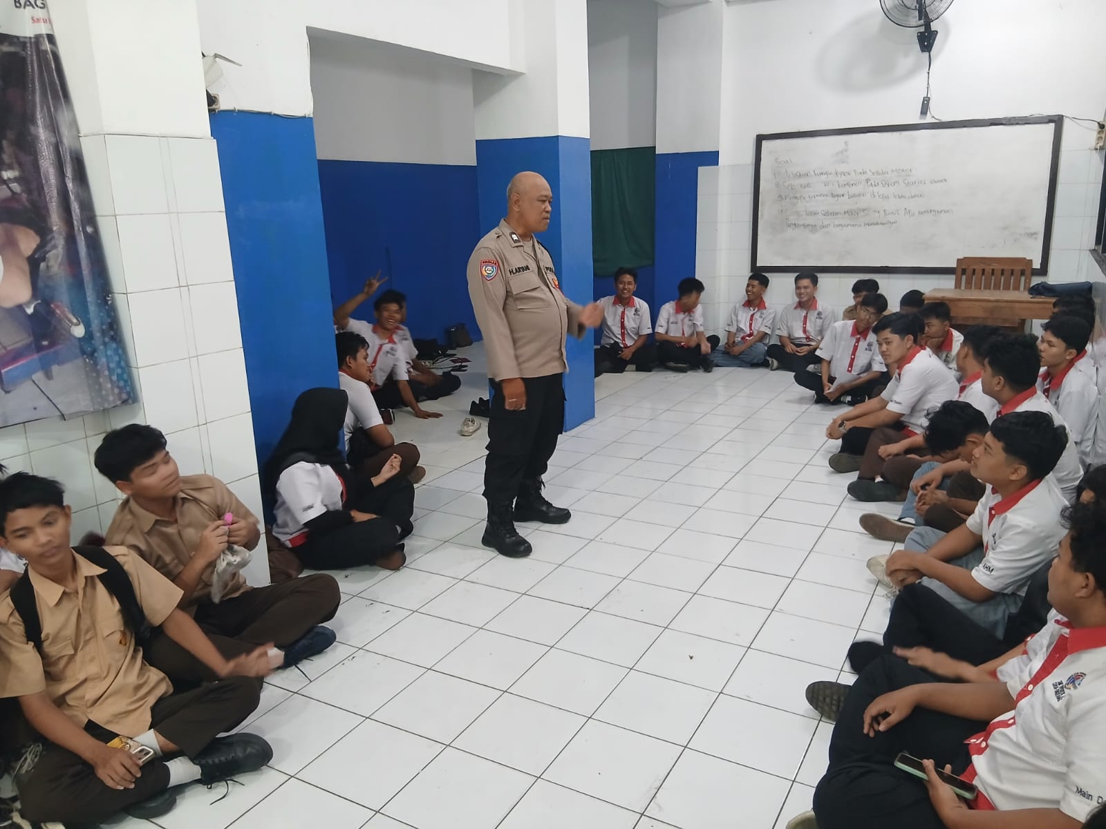 Polsek Curug Gencarkan Program CETAR dan FKPMS, Ajak Pelajar Bijak Bermedia Sosial dan Jauhi Tawuran
