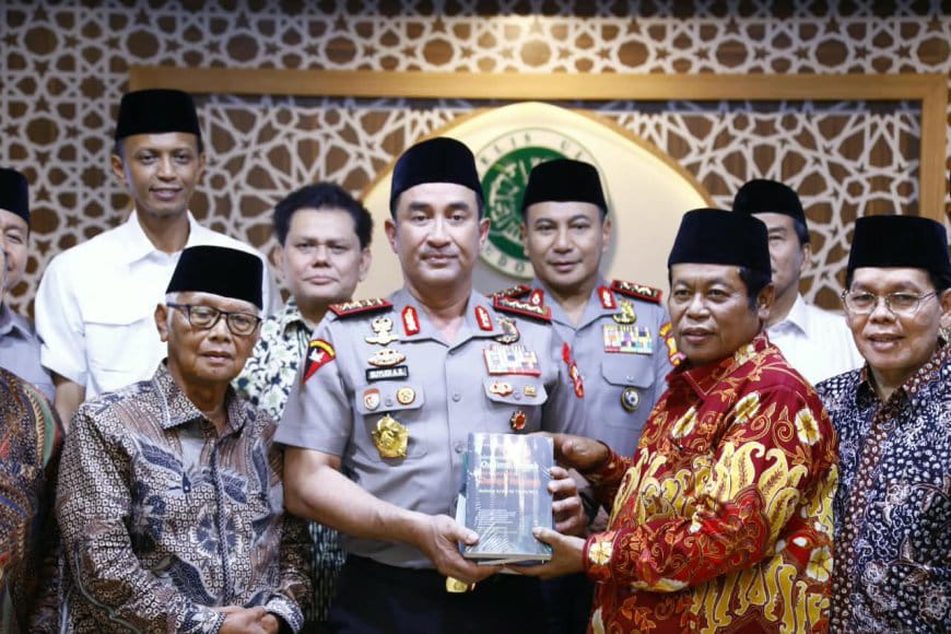 Kabaharkam Dampingi Kapolri Silaturahmi dengan Pimpinan MUI, Perkuat Sinergi Jaga Keamanan dan Kerukunan Negeri
