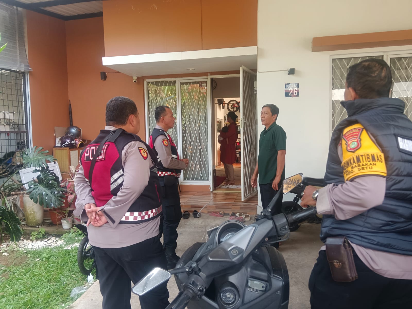 Layanan Polisi 110 Bergerak, Polsek Cisauk Tindaklanjuti Keluhan Warga Serpong Lagoon Terkait Muntaber Massal