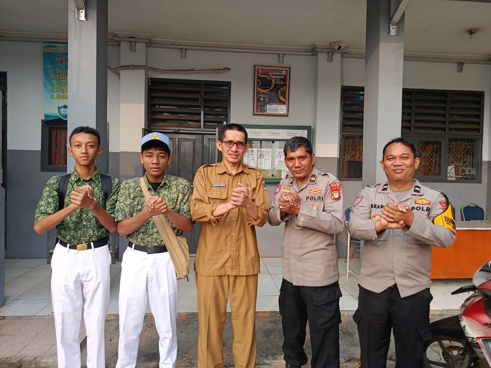 Polsek Kelapa Dua Pantau Aktivitas SMA Negeri 23, Ajak Pelajar Fokus Belajar dan Berprestasi