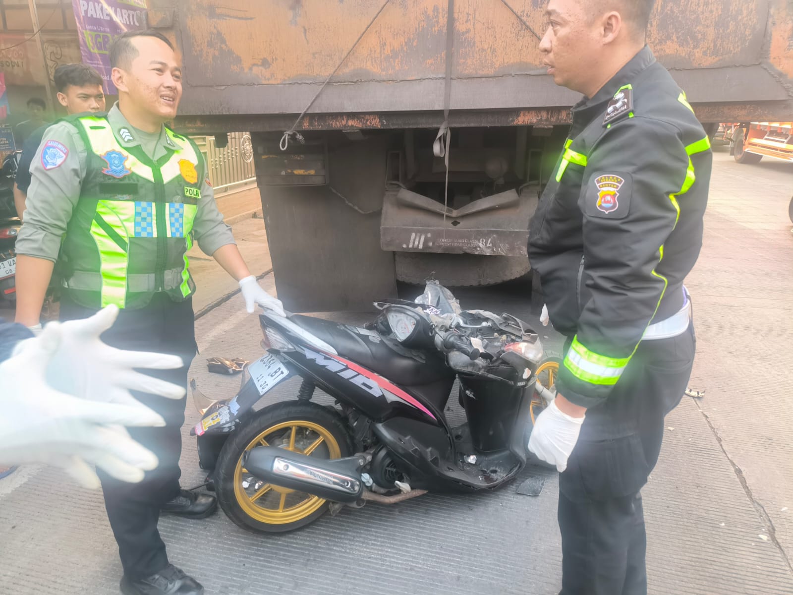 Respons Cepat Satlantas Polres Serang Tangani Kecelakaan di Kragilan, Arus Lalu Lintas Kembali Normal