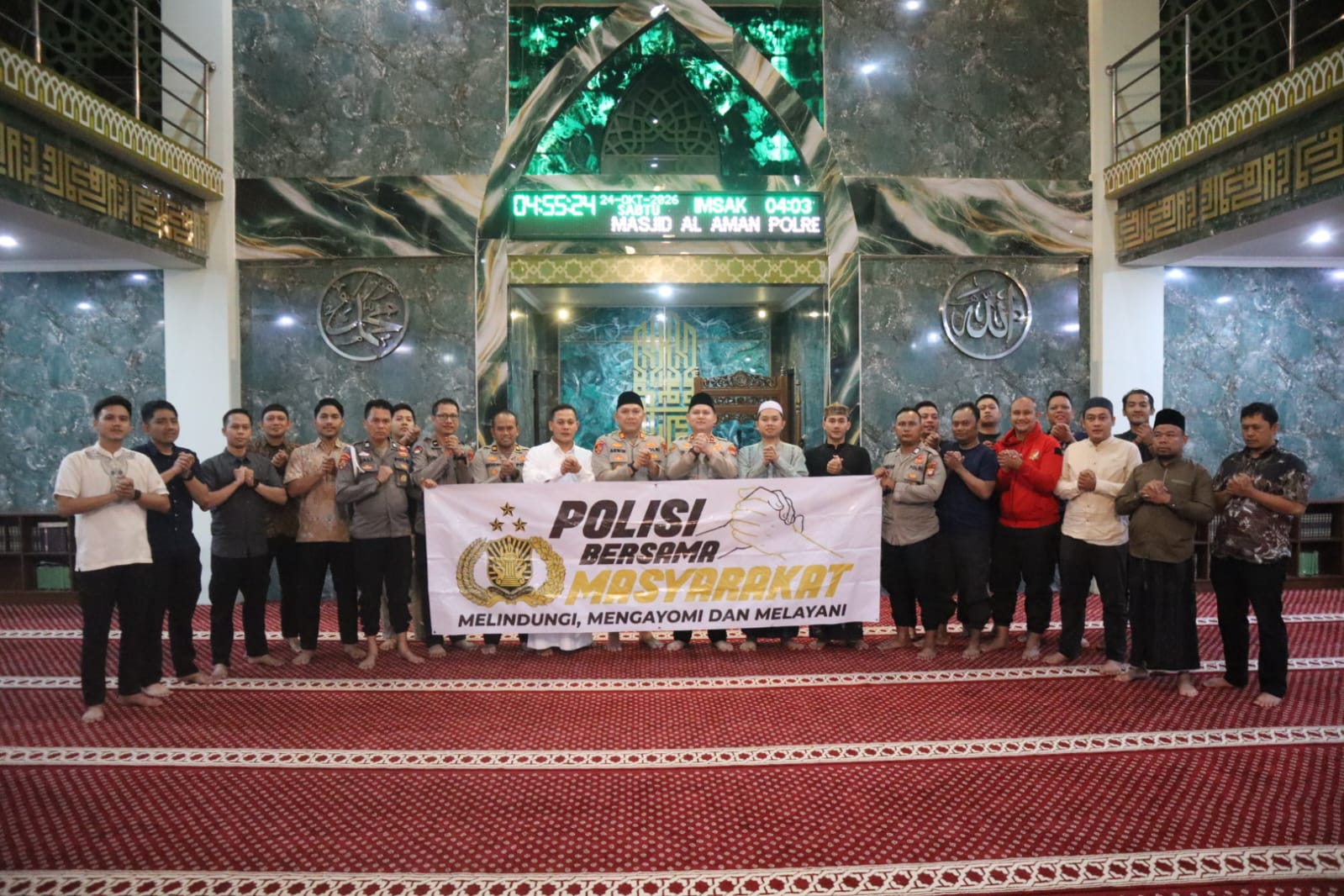 Perkuat Silaturahmi dan Kedekatan dengan Masyarakat, Wakapolres Tangsel Laksanakan Sholat Subuh Keliling