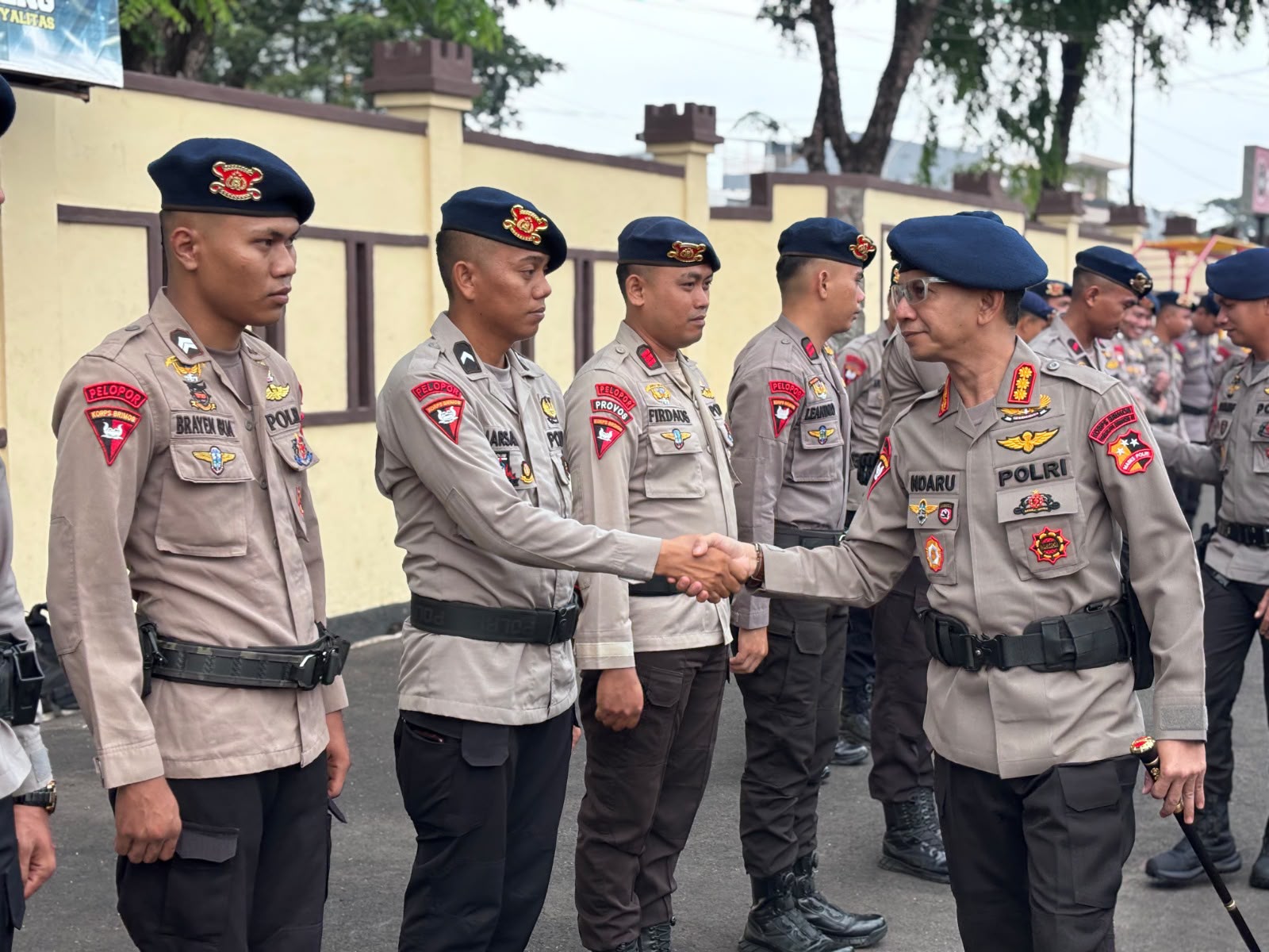 Polri Terjunkan 200 Personel Brimob dan 10 Personel Bareskrim Tangani Karhutla di Kalimantan